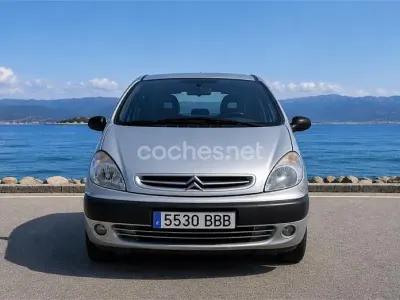 Usado Citroën Xsara Picasso 117 CV (86 kW) 2000 Gris / plata Monovolumen