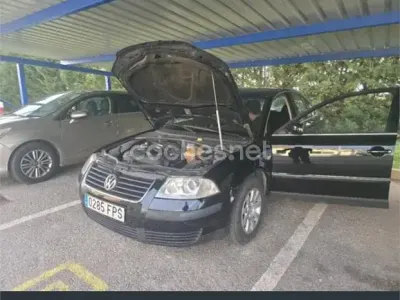 Usado VW Passat Conceptline 100 CV (73 kW) 2001 Negro Berlina