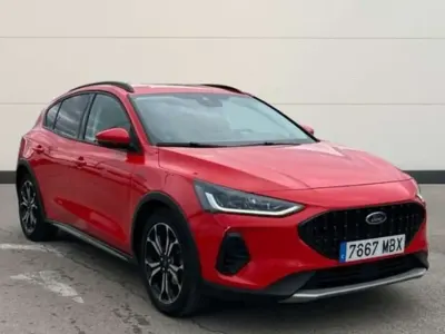 Usado Ford Focus Active 155 CV (114 kW) 2022 Rojo Utilitario
