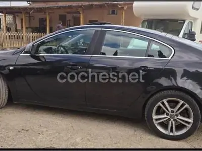 Usado Opel Insignia Sport 160 CV (117 kW) 2009 Negro Berlina