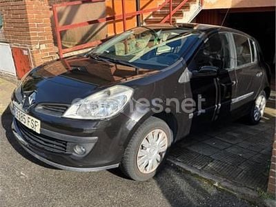 Usado Renault Clio II Dynamique 100 CV (73 kW) 2006 Negro Berlina