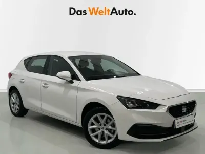 Usado Seat Leon Style 110 CV (80 kW) 2022 Blanco Berlina