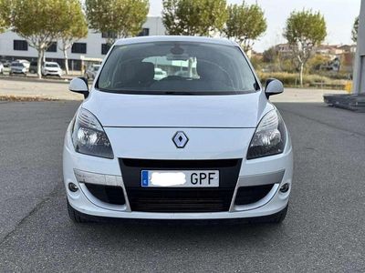 Blanco Usado 2009 Renault Grand Scénic III Business Monovolumen | 4990 € (Precio justo)
