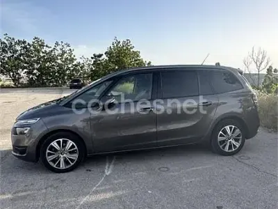 Usado Citroën Grand C4 Picasso Feel 120 CV (88 kW) 2016 Marrón Monovolumen