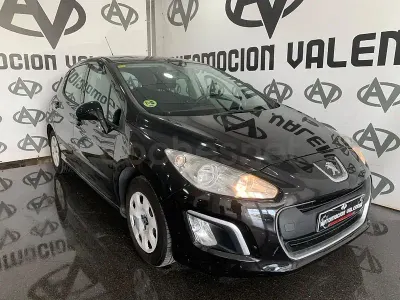 Usado Peugeot 308 Access 112 CV (82 kW) 2013 Negro Berlina