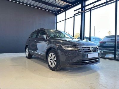 Begagnad VW Tiguan Life 131 HK (96 kW) 2020 Grå SUV