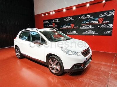 Usado Peugeot 2008 Active 100 CV (73 kW) 2015 Blanco SUV
