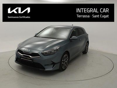 Gris Usado 2023 Kia Ceed Utilitario | 19.450 € (Precio justo)