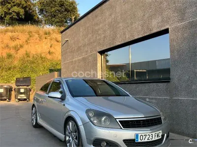 Usado Opel Astra GTC Sport 120 CV (88 kW) 2007 Gris / plata Berlina