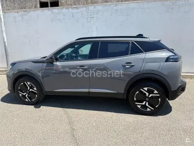 Usado Peugeot 2008 Allure 136 CV (100 kW) 2025 Gris / plata SUV