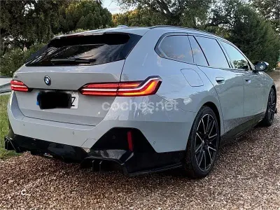 Usado BMW 530e Comfort Edition 292 CV (214 kW) 2025 Gris / plata Familiar