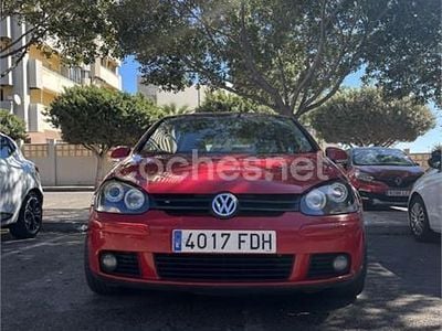 Rojo Usado 2004 VW Golf IV Highline Berlina | 3150 € (Buen precio)