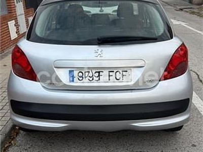 Gris / plata Usado 2006 Peugeot 207 Berlina | 2999 € (Un poco caro)