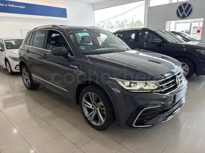 Usado VW Tiguan R-line 200 CV (147 kW) 2021 Gris / plata SUV