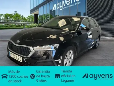 Usado Skoda Octavia Ambition 150 CV (110 kW) 2022 Negro Familiar