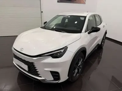 Usado Lexus LBX 136 CV (100 kW) 2025 Blanco SUV