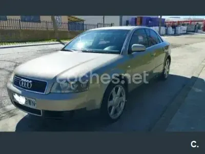 Usado Audi A4 130 CV (95 kW) 2002 Beige Berlina