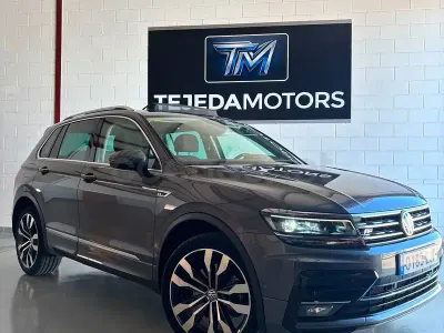 Usado VW Tiguan Sportline 190 CV (139 kW) 2020 Gris / plata SUV