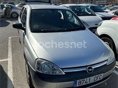 Gris / plata Usado 2003 Opel Corsa Club Berlina | 2400 € (Precio justo)