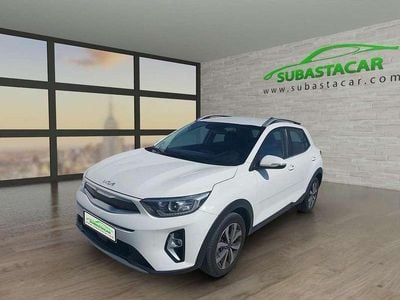 Usado Kia Stonic 101 CV (74 kW) 2022 Blanco SUV