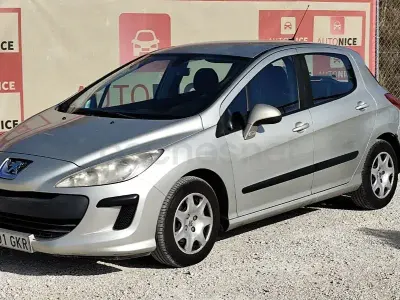 Usado Peugeot 308 90 CV (66 kW) 2008 Gris / plata Berlina