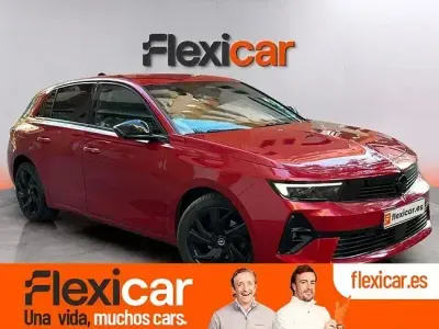 Usado Opel Astra 130 HP (95 kW) 2023 Vermelho Citadino