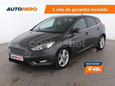 Usado Ford Focus Titanium 125 CV (91 kW) 2018 Gris / plata Berlina