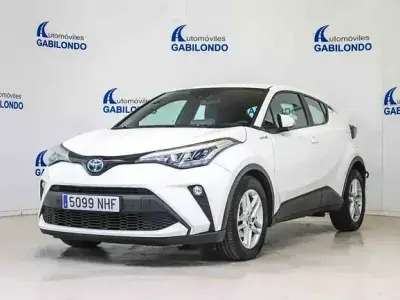 Käytetty Toyota C-HR Active 122 HP (89 kW) 2020 Valkoinen Katumaasturi