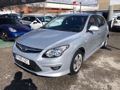 Gris / plata Usado 2010 Hyundai i30 Comfort Berlina | 5200 € (Precio justo)