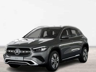 Gris Nuevo 2025 Mercedes GLA200 SUV | 46.150 €