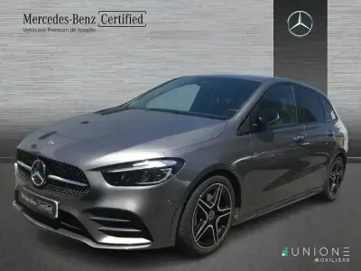 Usado Mercedes B180 136 CV (100 kW) 2025 Gris Utilitario