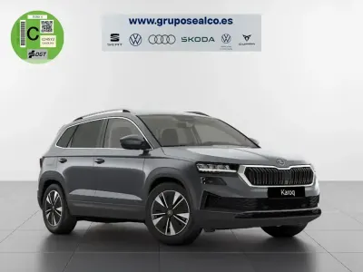 Usado Skoda Karoq Selection 150 CV (110 kW) 2025 Gris / plata SUV