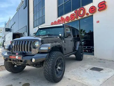 Usado Jeep Wrangler Unlimited Sahara 270 CV (198 kW) 2019 Gris / plata SUV