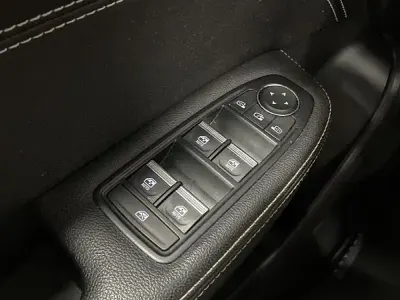 Usado Renault Arkana Techno 140 CV (102 kW) 2023 Negro SUV