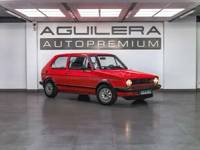 Begagnad VW Golf II GTI 112 HK (82 kW) 1983 Röd Halvkombi