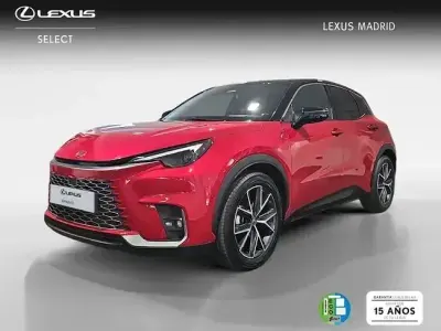 Usado Lexus LBX 137 CV (100 kW) 2025 Rojo SUV
