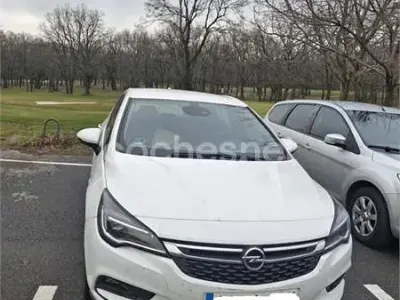 Usado Opel Astra Business 136 HP (100 kW) 2016 Branco Sedan