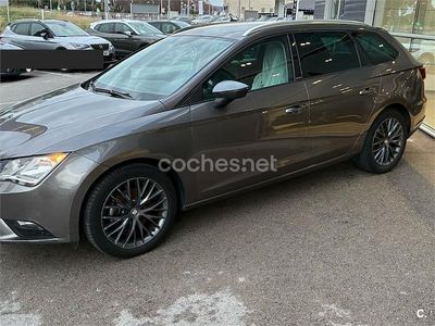 Gris / plata Usado 2015 Seat Leon ST CONNECT Familiar | 16.000 € (Un poco caro)