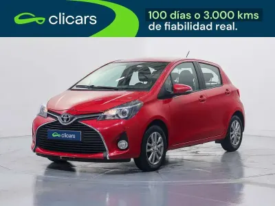 Usado Toyota Yaris Active 69 CV (50 kW) 2014 Rojo Utilitario