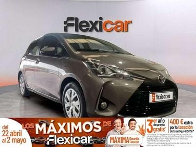 Käytetty Toyota Yaris Hybrid Active 99 HP (72 kW) 2022 Ruskea Viistoperä
