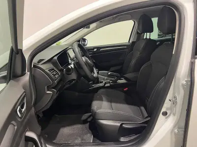 Usado Renault Mégane GrandTour Intens 115 CV (84 kW) 2023 Blanco Familiar