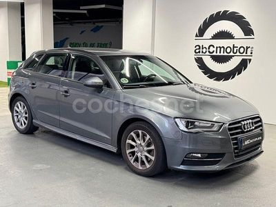 Usado Audi A3 Attraction 110 CV (80 kW) 2014 Gris / plata Berlina