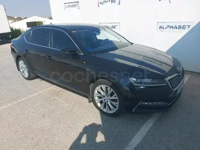 Usado Skoda Superb Style 218 CV (160 kW) 2021 Negro Berlina