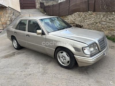 Usado Mercedes E300 136 CV (100 kW) 1994 Beige Berlina