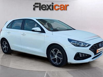 Usado Hyundai i30 116 CV (85 kW) 2021 Blanco Familiar