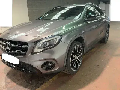 Usado Mercedes GLA200 136 HP (100 kW) 2018 Cinzento SUV