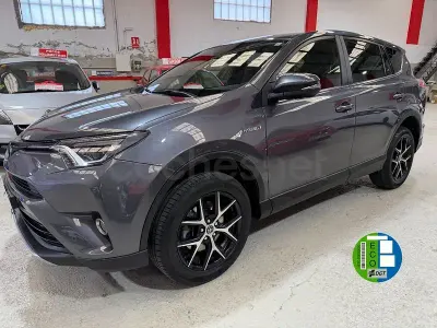 Usado Toyota RAV4 Hybrid 197 CV (144 kW) 2018 Gris / plata SUV