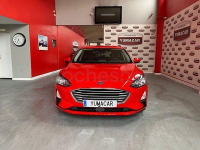 Usado Ford Focus Trend 120 CV (88 kW) 2020 Rojo Familiar