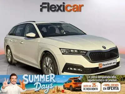 Usado Skoda Octavia Ambition 115 CV (84 kW) 2023 Blanco Familiar