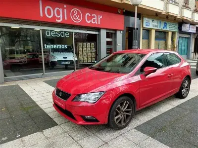 Usado Seat Leon Reference 105 HP (77 kW) 2014 Vermelho Sedan